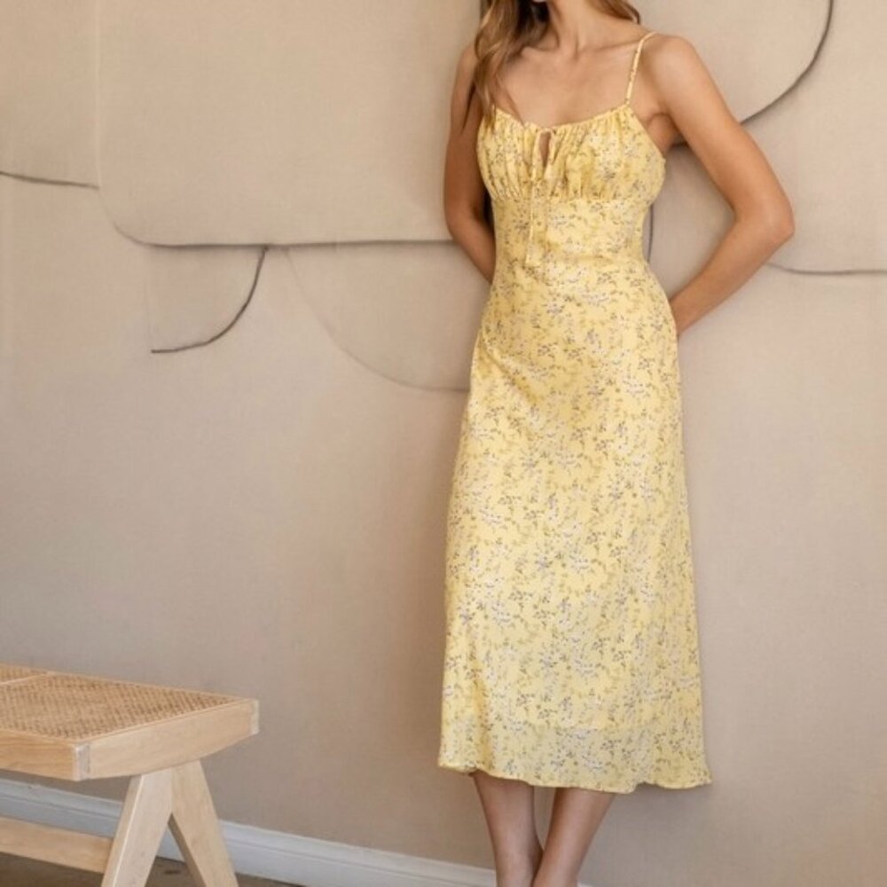 ❌SOLD OUT❌ LIGHT MY LOVE YELLOW FLORAL MIDI DRESS - Picture 1 of 2